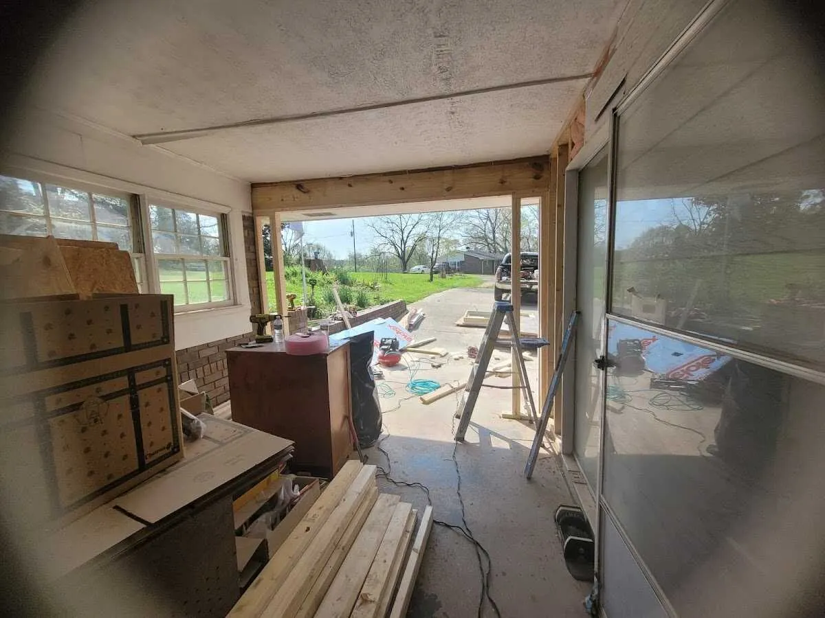 Air movers and dehumidifier for Water Mitigation Services in Carl Junction